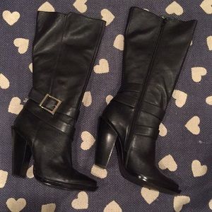 Jessica Simpson’s Leather Boots